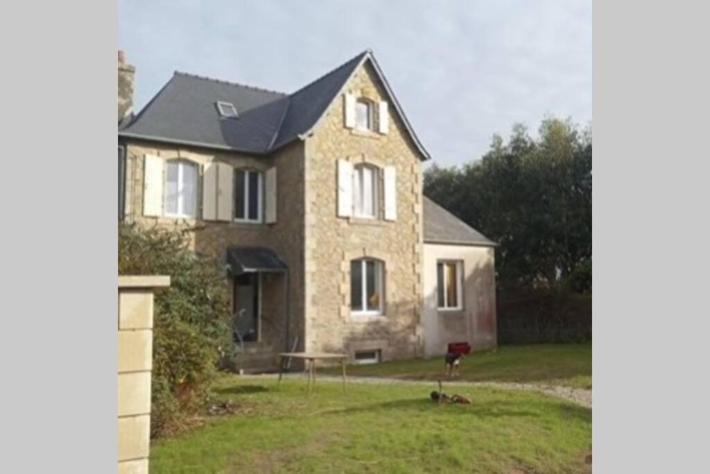 Kermaravel, le petit manoir en bord de mer. Saint-Pol-de-Léon Extérieur photo