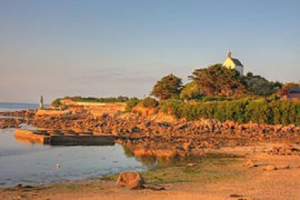 Kermaravel, le petit manoir en bord de mer. Saint-Pol-de-Léon Extérieur photo