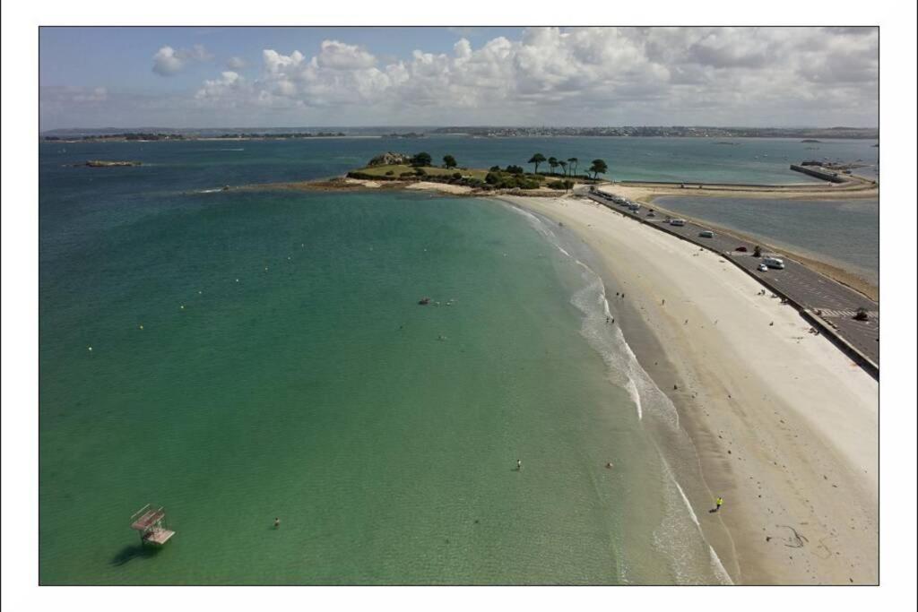 Kermaravel, le petit manoir en bord de mer. Saint-Pol-de-Léon Extérieur photo